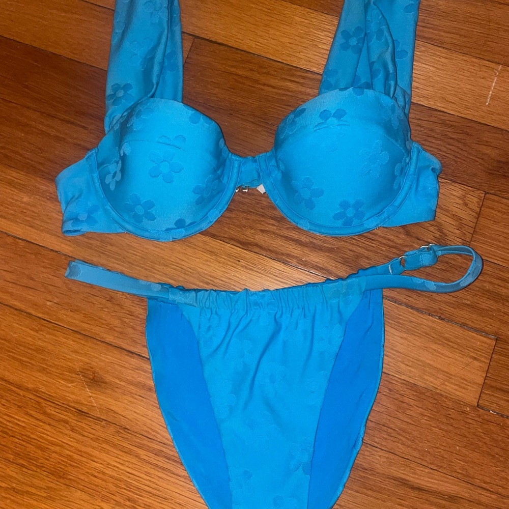 WeWore What Claudia blue Bikini Set